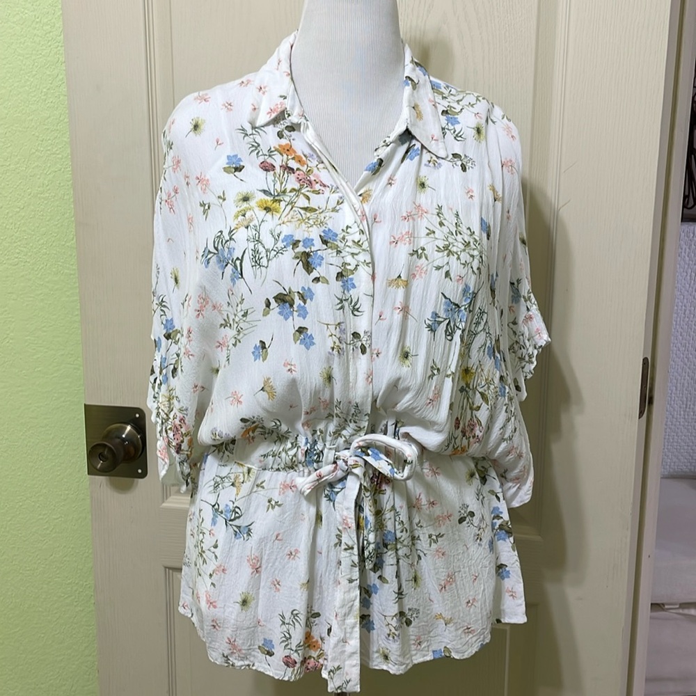 Zara crepe flower blouse